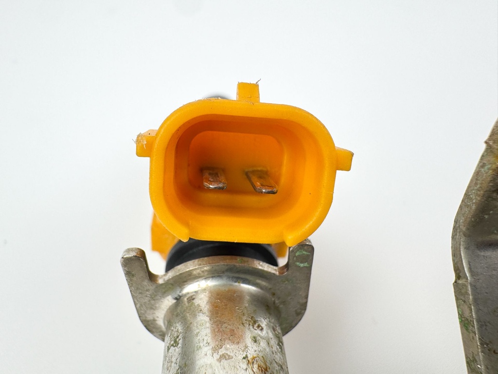 2005 Yamaha 150 HP 4 Stroke Fuel Injector Set W/ Rail Cleaned & Flow Tested