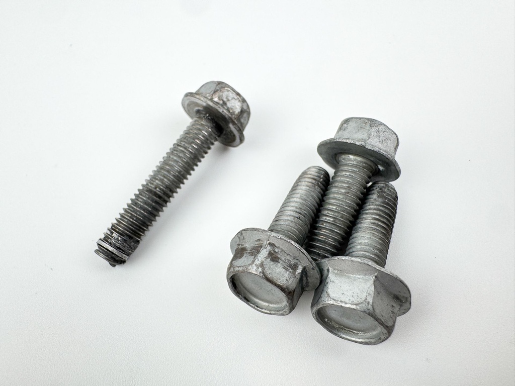 2005 Yamaha 150 HP 4 Stroke Outboard Cable Cover Plate 63P-42738-00-8D OEM