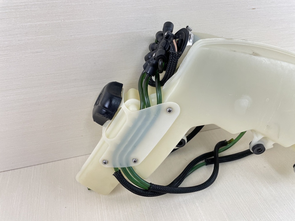 2007 Evinrude Etec 90HP 2 Stroke Outboard Oil Tank Reservoir & Pump Assembly 5007253