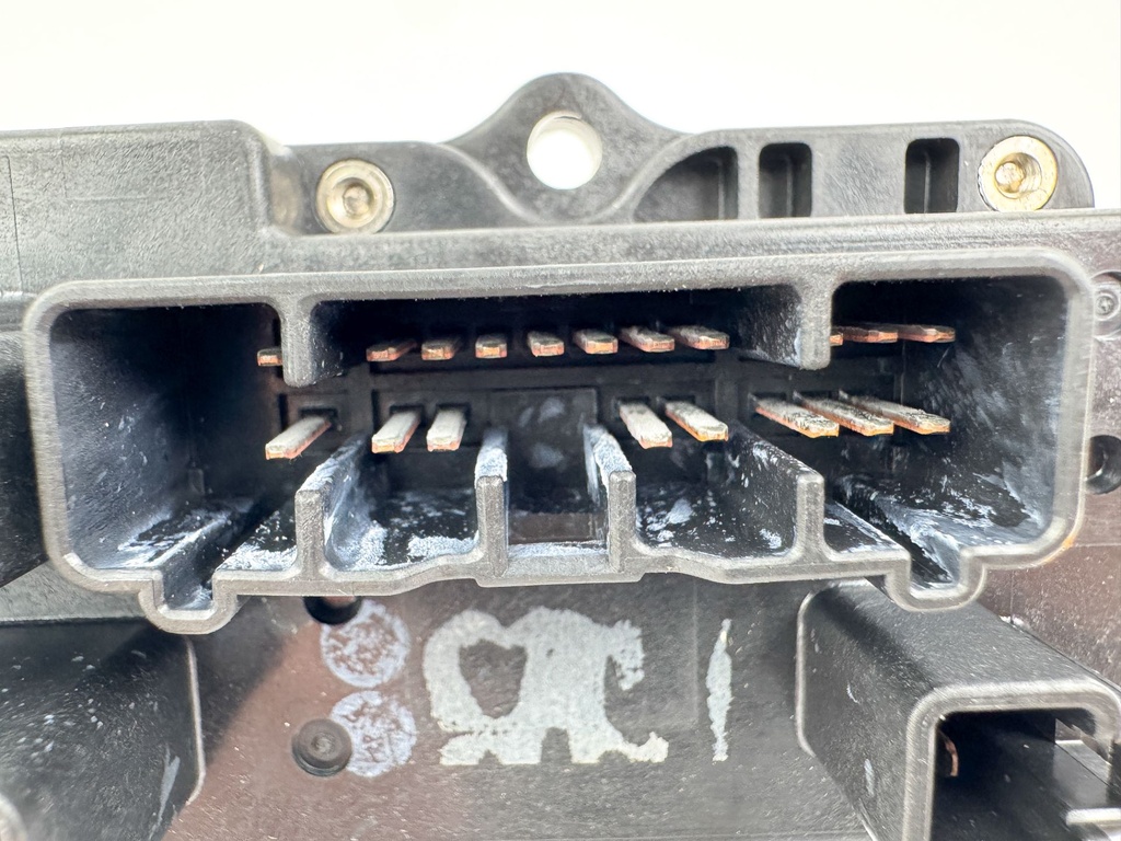 2005 Yamaha 150 HP 4 Stroke Outboard Fuse Box 63P-82170-00-00 OEM