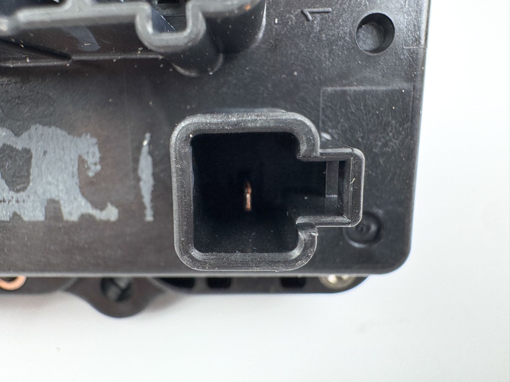 2005 Yamaha 150 HP 4 Stroke Outboard Fuse Box 63P-82170-00-00 OEM