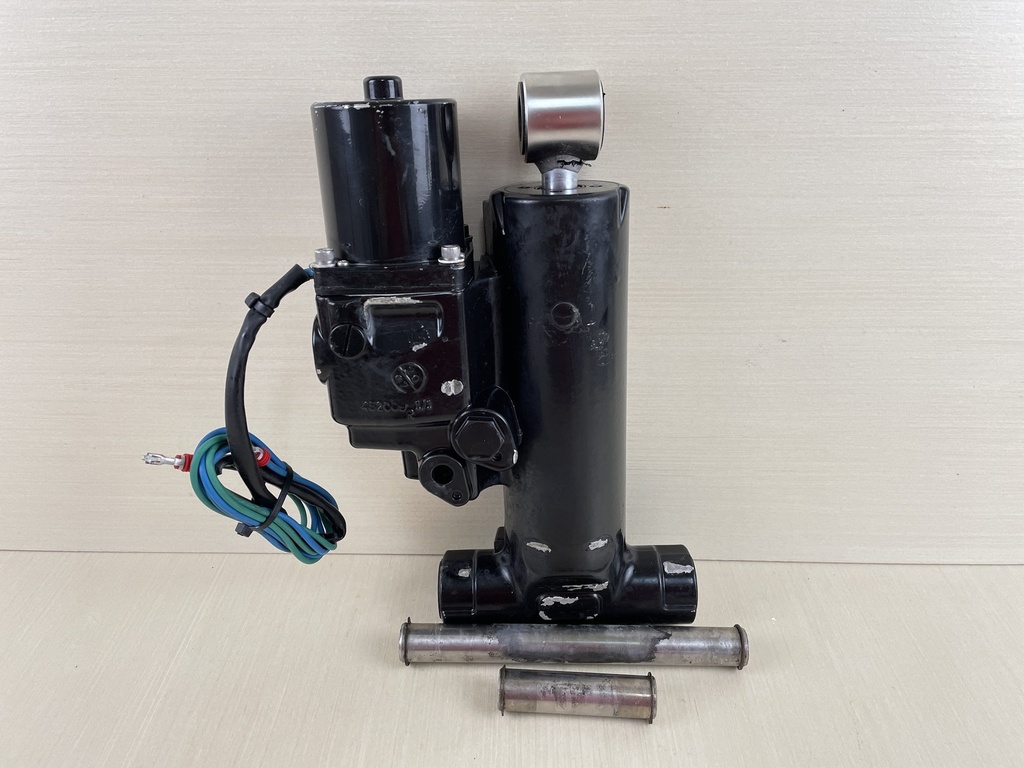 Evinrude Etec 70 90 115 130 HP Outboard Trim & Tilt Assembly 5005756 5008949