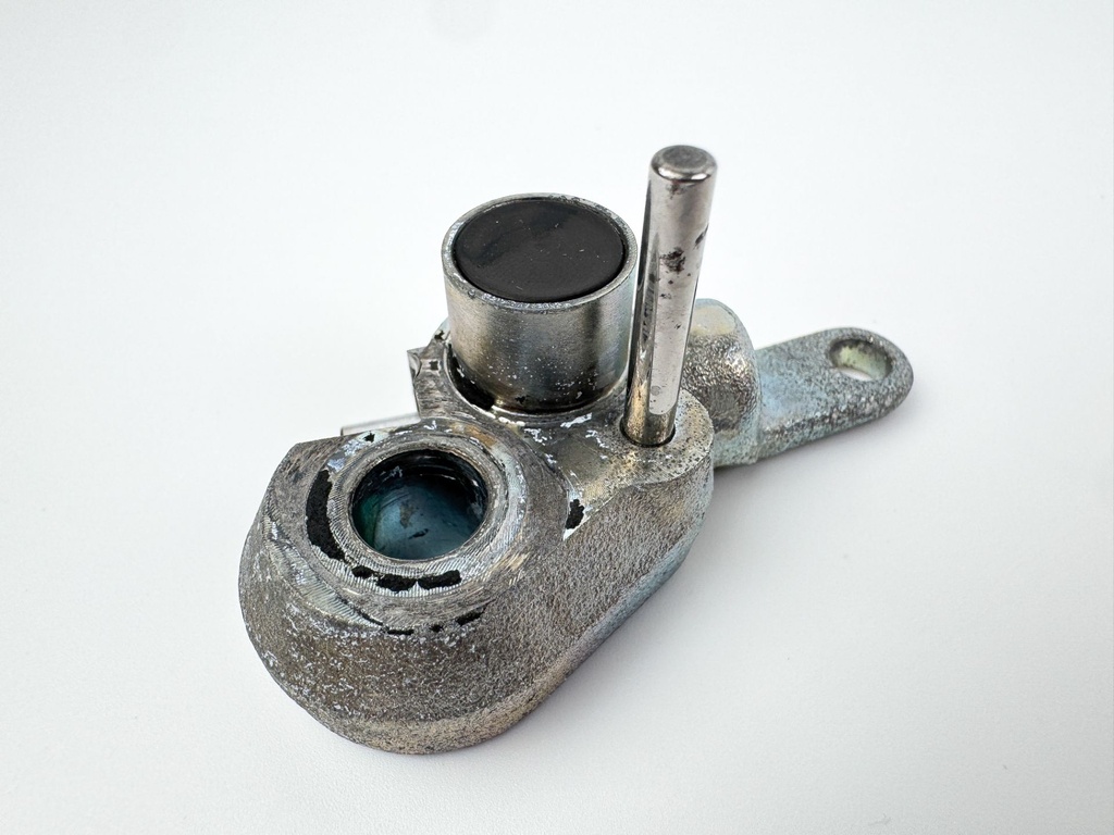 2005 Yamaha 150 HP 4 Stroke Outboard Belt Tensioner 63P-11590-00-00 OEM