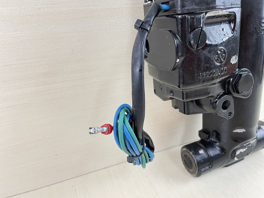 Evinrude Etec 70 90 115 130 HP Outboard Trim & Tilt Assembly 5005756 5008949