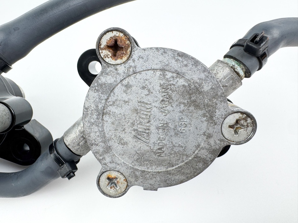 2005 Yamaha 150 HP 4 Stroke Outboard Fuel Pump 63P-24410-00-00 Tested