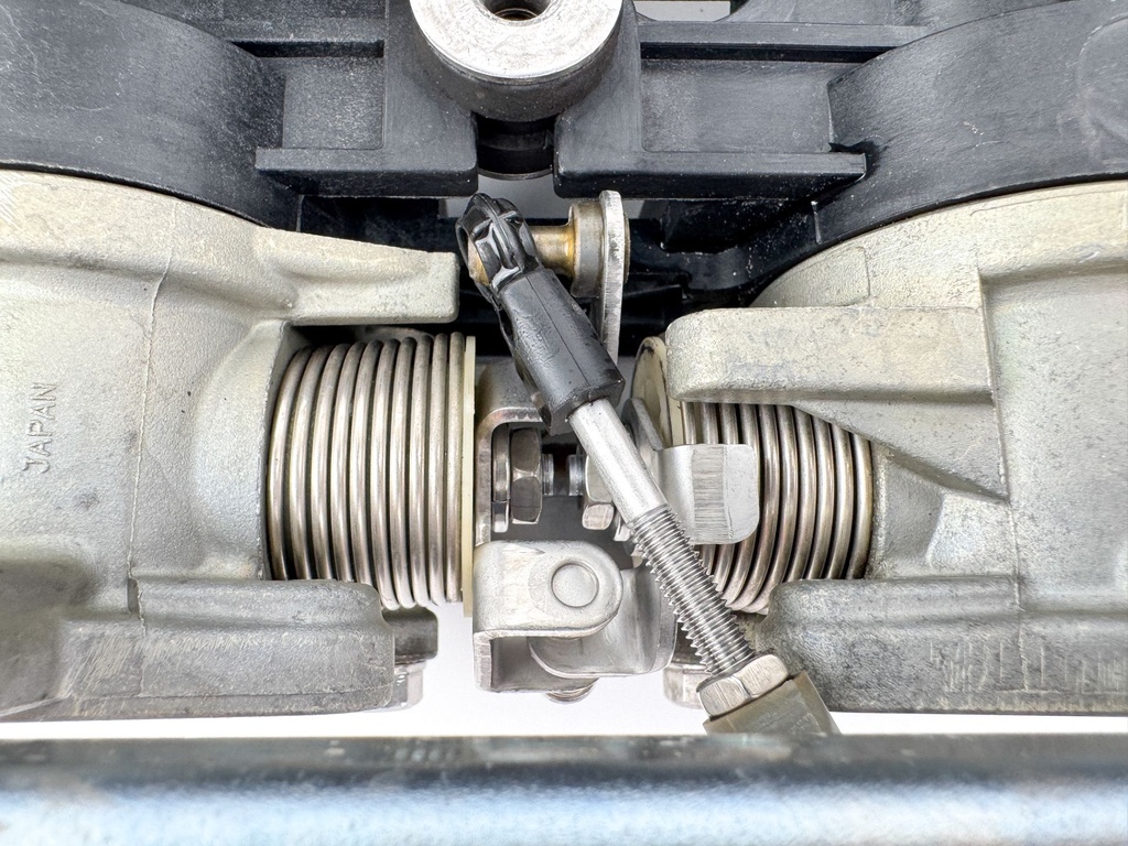 2005 Yamaha 150 HP 4 Stroke Outboard Throttle Body Assembly 63P-14200-00-00 OEM