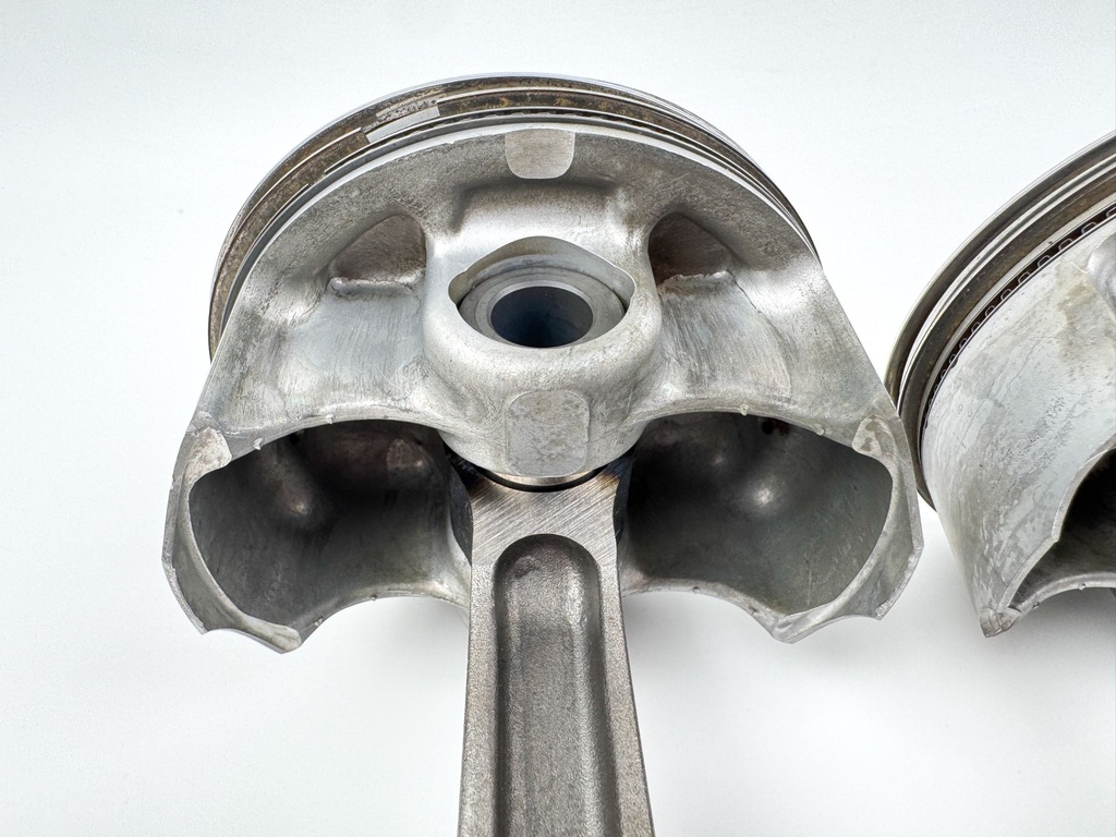 2005 Yamaha 150 HP 4 Stroke Outboard Piston & Connecting Rod Set 63P-W1164-00-00 OEM