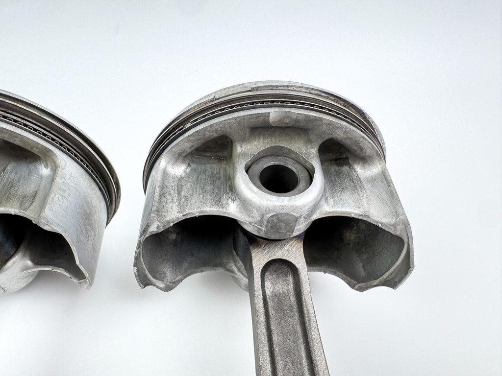 2005 Yamaha 150 HP 4 Stroke Outboard Piston & Connecting Rod Set 63P-W1164-00-00 OEM