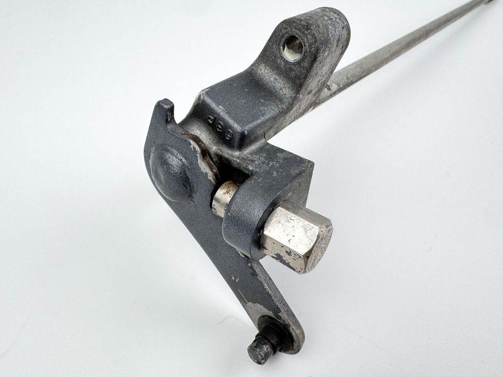 2005 Yamaha 150 HP 4 Stroke Outboard Shift Shaft 63P-44120-00-00 OEM