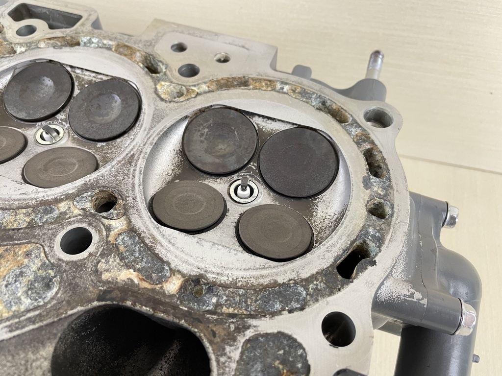 2008 Suzuki 115HP DF115 4 Stroke Outboard Cylinder Head Complete 11100-90J11