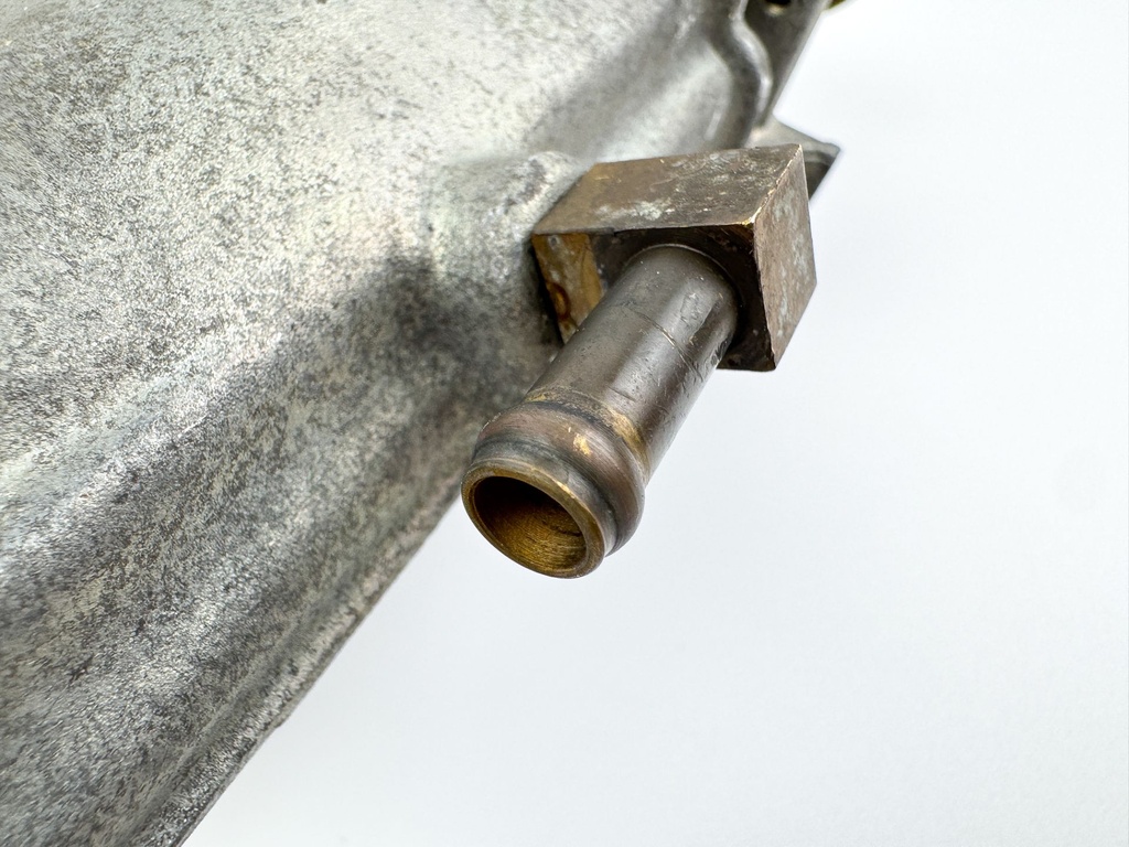 2005 Yamaha 150 HP 4 Stroke Outboard VST Float Chamber Assembly 63P-14180-00-00 OEM