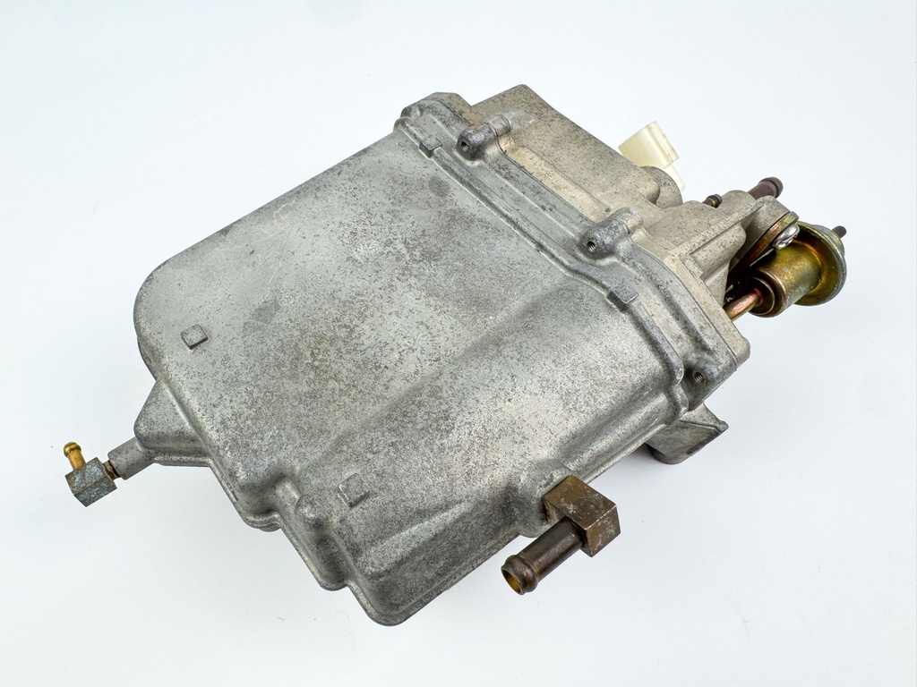 2005 Yamaha 150 HP 4 Stroke Outboard VST Float Chamber Assembly 63P-14180-00-00 OEM