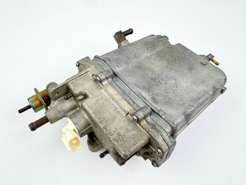 2005 Yamaha 150 HP 4 Stroke Outboard VST Float Chamber Assembly 63P-14180-00-00 OEM