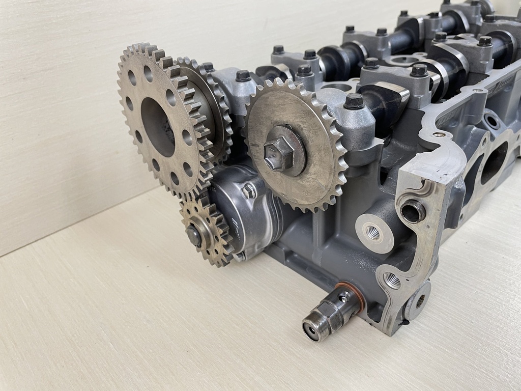 2008 Suzuki 115HP DF115 4 Stroke Outboard Cylinder Head Complete 11100-90J11