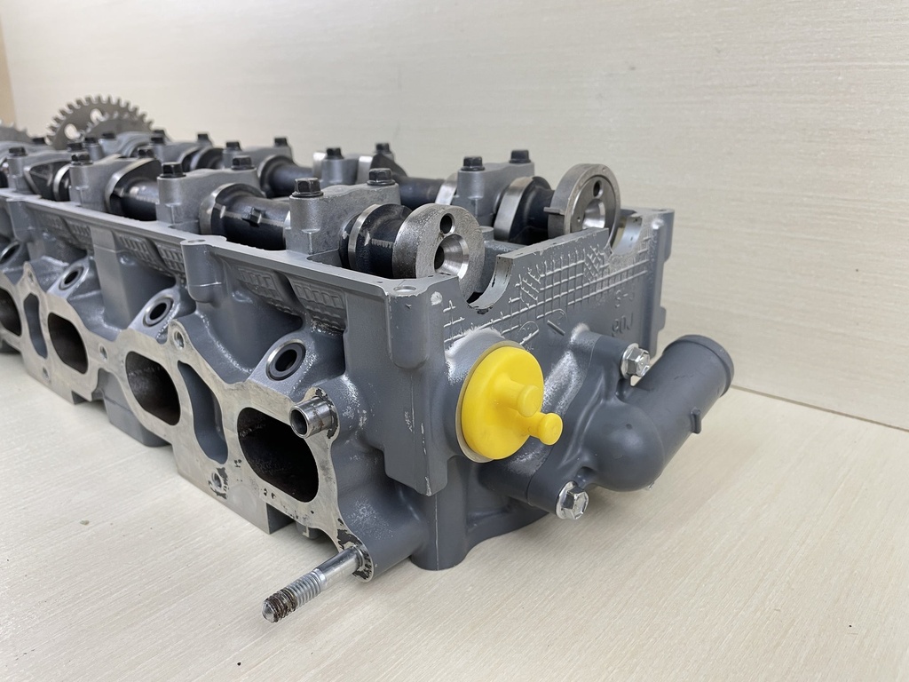 2008 Suzuki 115HP DF115 4 Stroke Outboard Cylinder Head Complete 11100-90J11