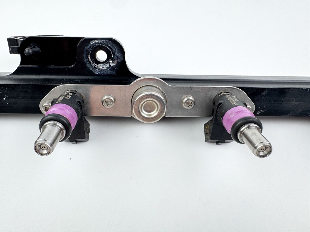 2006 Mercury 275 HP 4 Stroke Outboard Fuel Injector Set W/ Rail 8M0006027 OEM