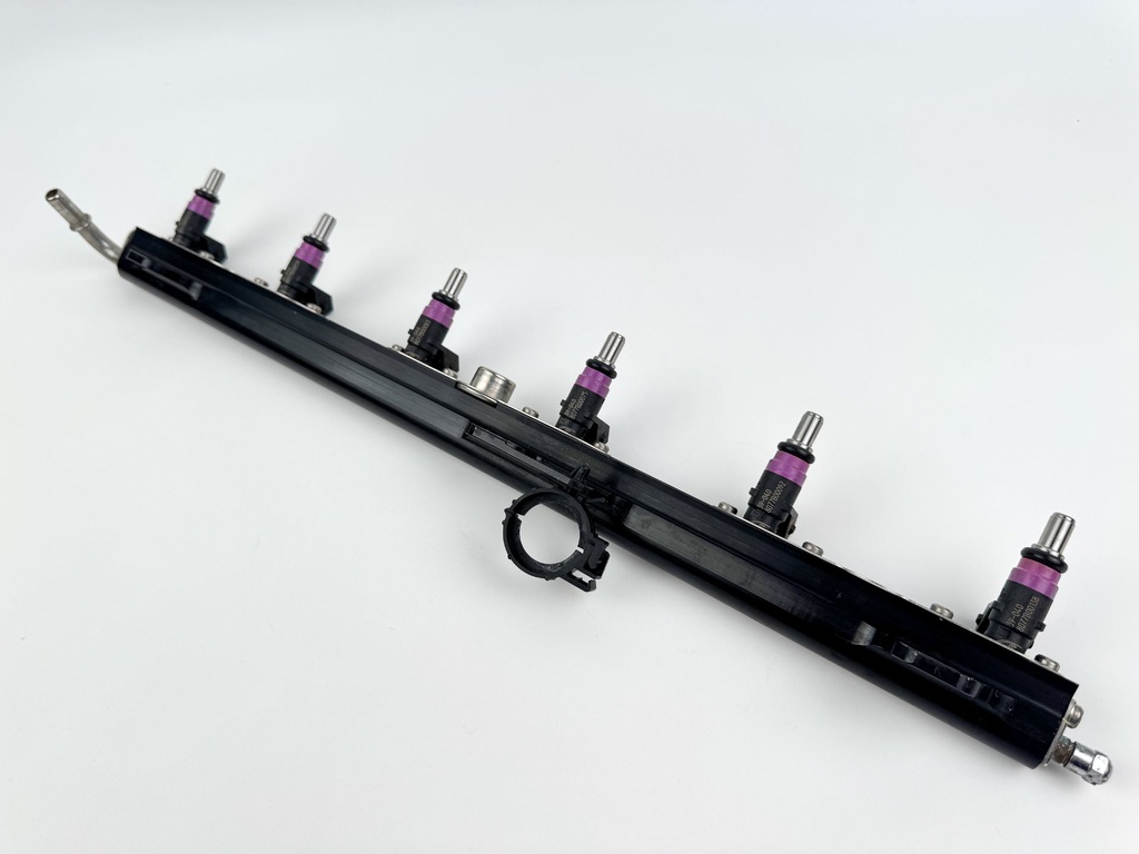 2006 Mercury 275 HP 4 Stroke Outboard Fuel Injector Set W/ Rail 8M0006027 OEM