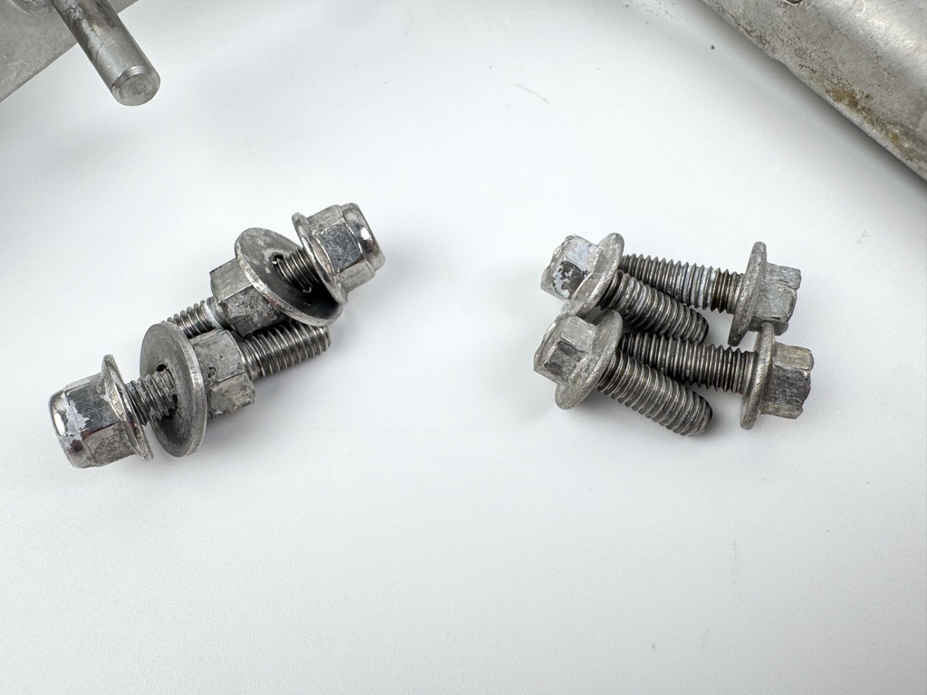 2006 Mercury 275 HP 4 Stroke Outboard Cowling Latch Set 892062T02 OEM