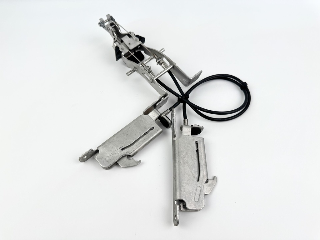 2006 Mercury 275 HP 4 Stroke Outboard Cowling Latch Set 892062T02 OEM