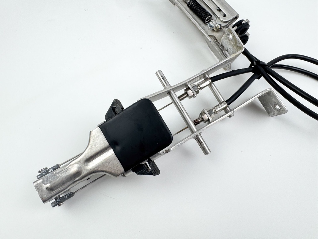 2006 Mercury 275 HP 4 Stroke Outboard Cowling Latch Set 892062T02 OEM