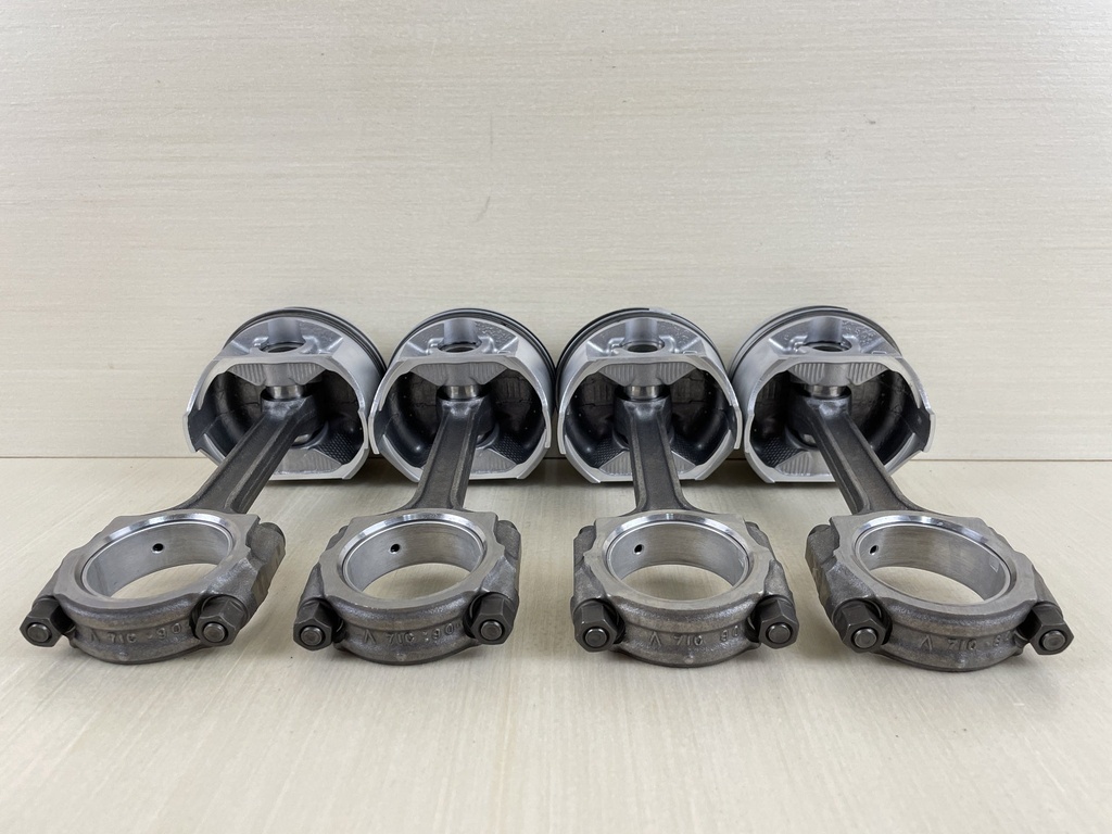 2008 Suzuki 115HP 4 Stroke Outboard Piston & Connecting Rod Set 12111-90J01