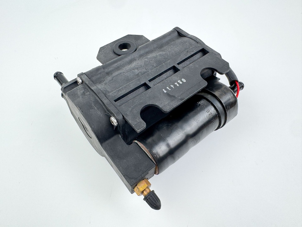 2010 Evinrude 250 HP 2 Stroke Outboard Vapor Separator Tank VST 5006063 OEM