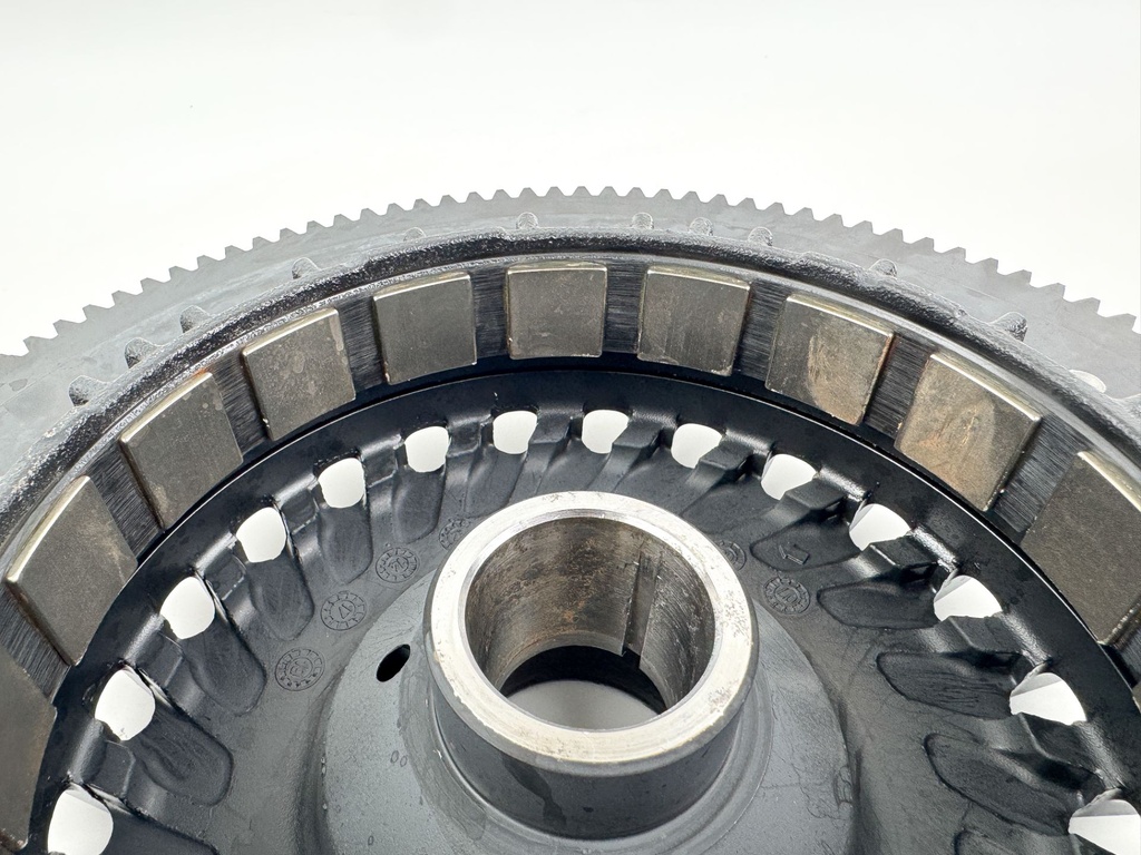 Evinrude Etec 2 Stroke Outboard 225 250 300 HP Flywheel 0586814