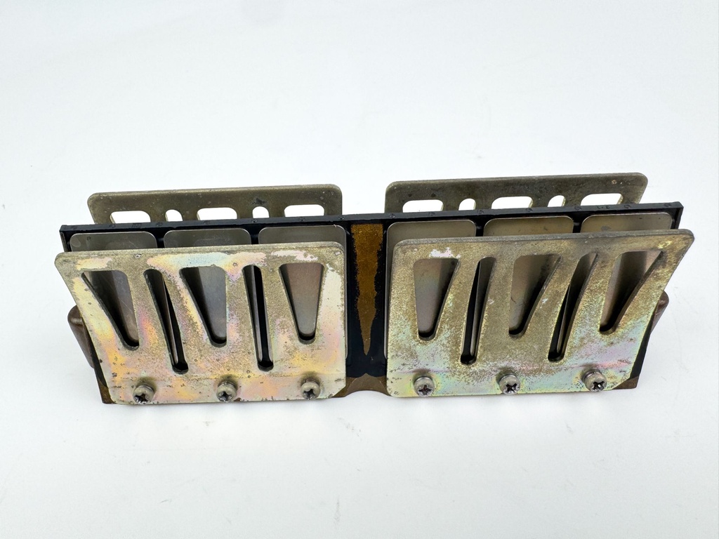 2010 Evinrude 250 HP 2 Stroke Outboard Reed Valve Assembly 5006208 OEM