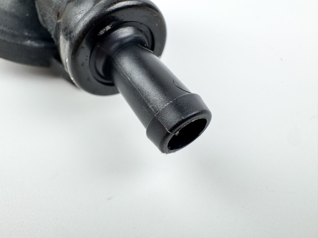 2010 Evinrude 250 HP 2 Stroke Outboard Fuel Lift Pump 5007580 OEM