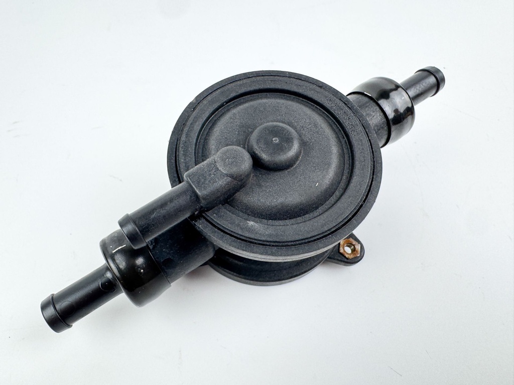 2010 Evinrude 250 HP 2 Stroke Outboard Fuel Lift Pump 5007580 OEM