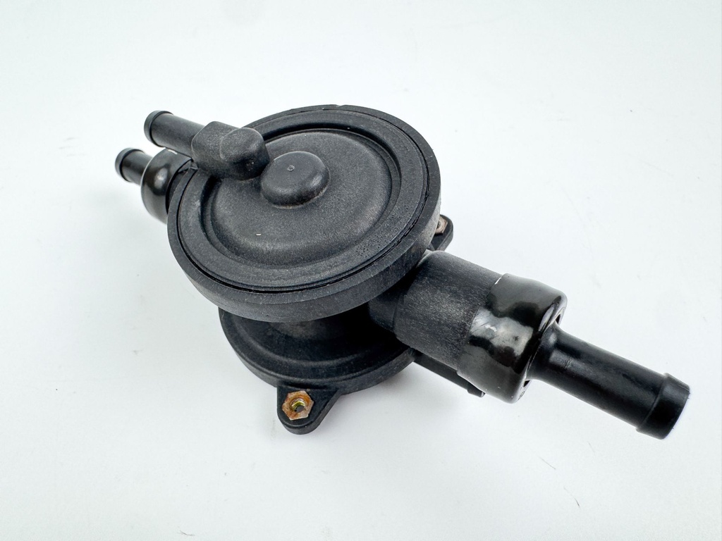 2010 Evinrude 250 HP 2 Stroke Outboard Fuel Lift Pump 5007580 OEM