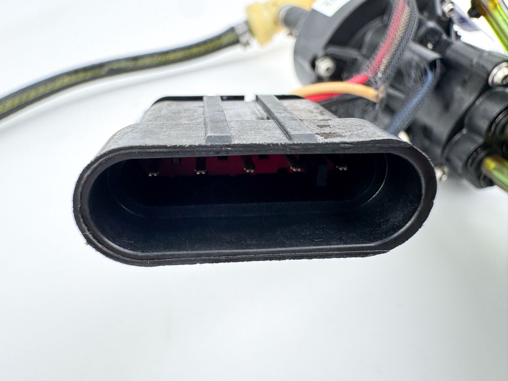 2010 Evinrude 250 HP 2 Stroke Outboard Oil Pump 5007849 OEM