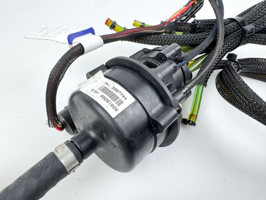 2010 Evinrude 250 HP 2 Stroke Outboard Oil Pump 5007849 OEM