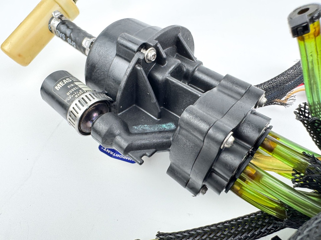 2010 Evinrude 250 HP 2 Stroke Outboard Oil Pump 5007849 OEM