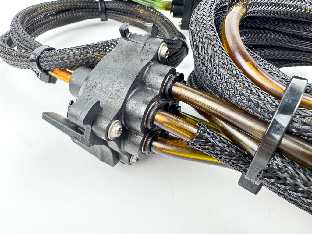 2010 Evinrude 250 HP 2 Stroke Outboard Oil Pump 5007849 OEM