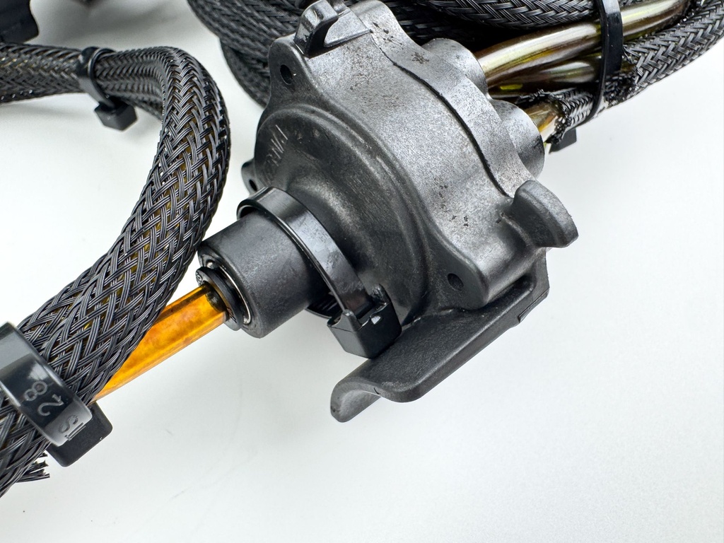 2010 Evinrude 250 HP 2 Stroke Outboard Oil Pump 5007849 OEM