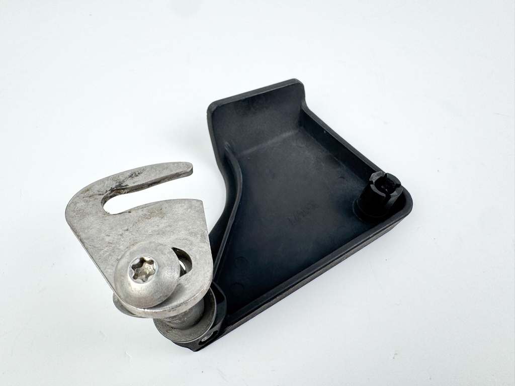 2010 Evinrude 250 HP 2 Stroke Outboard Starboard Latch Handle 5005708 OEM