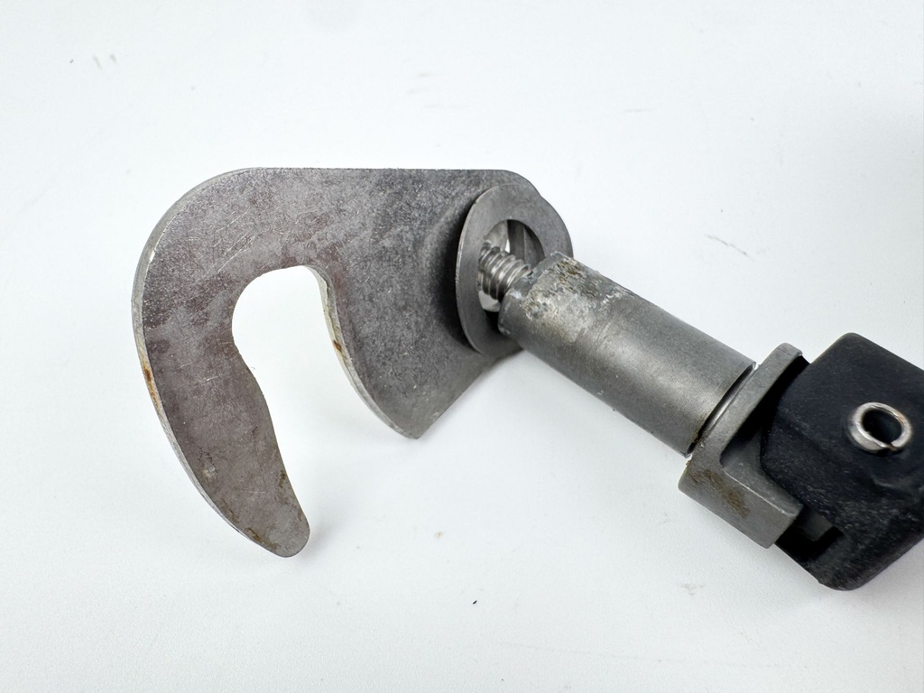 2010 Evinrude 250 HP 2 Stroke Outboard Rear Latch Handle 5005709 OEM