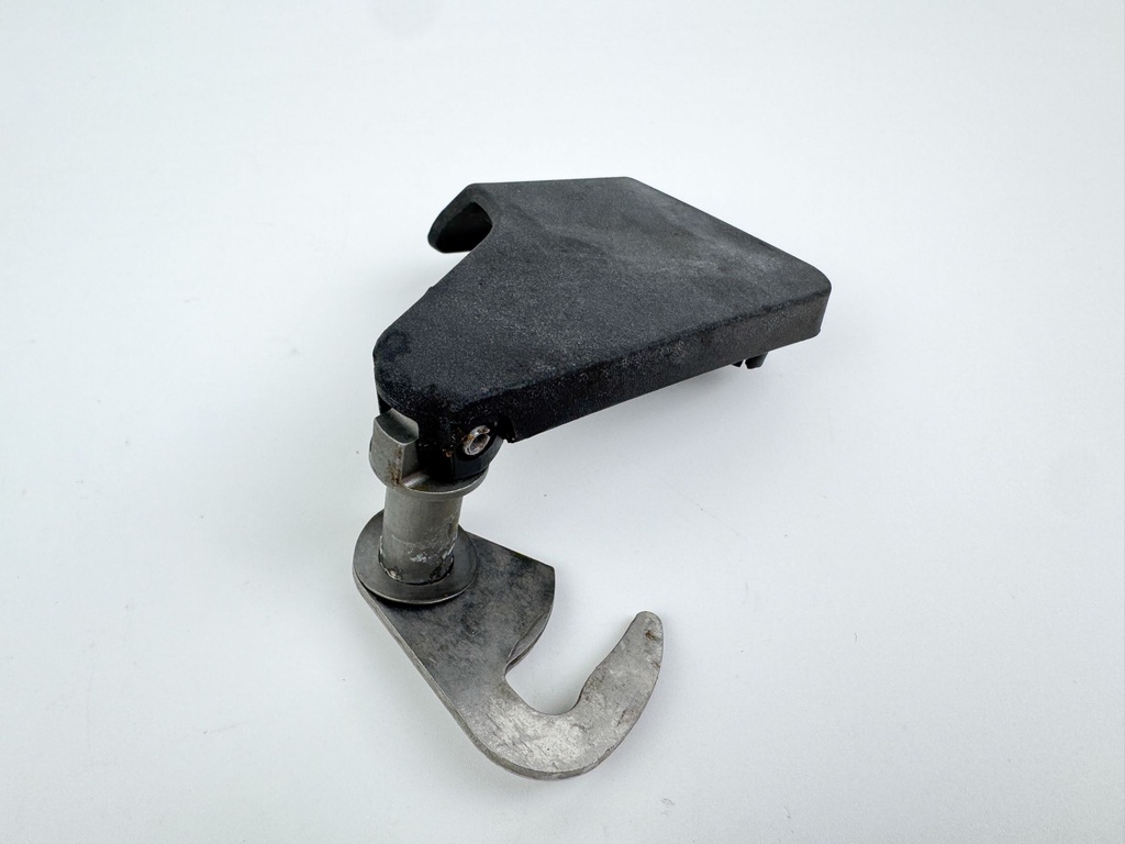 2010 Evinrude 250 HP 2 Stroke Outboard Port Latch Handle 5005707 OEM