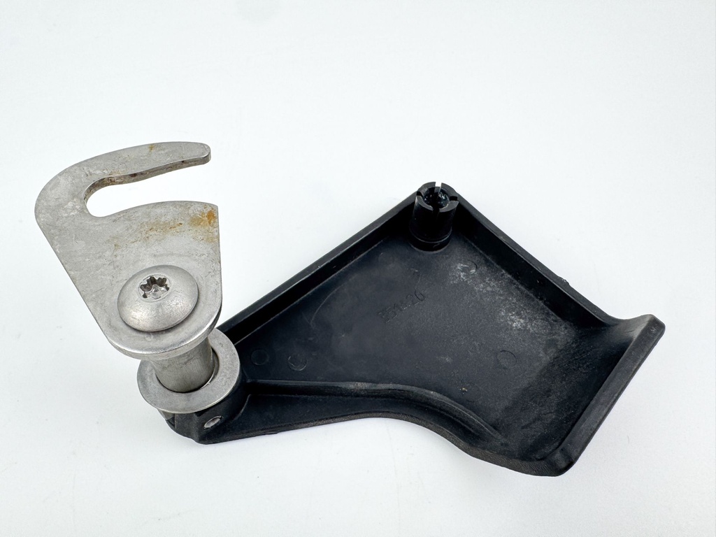 2010 Evinrude 250 HP 2 Stroke Outboard Port Latch Handle 5005707 OEM