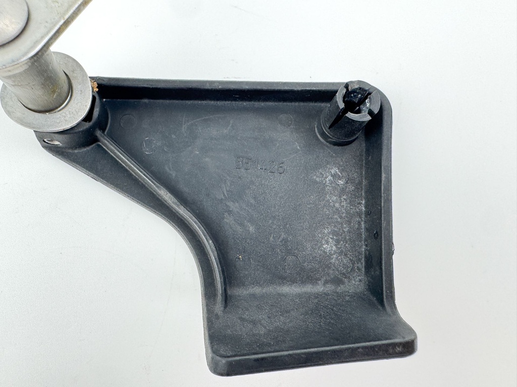 2010 Evinrude 250 HP 2 Stroke Outboard Port Latch Handle 5005707 OEM