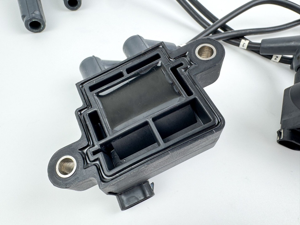 2017 Mercury 150 HP 4 Stroke Outboard Ignition Coil Set 8M0044991 OEM