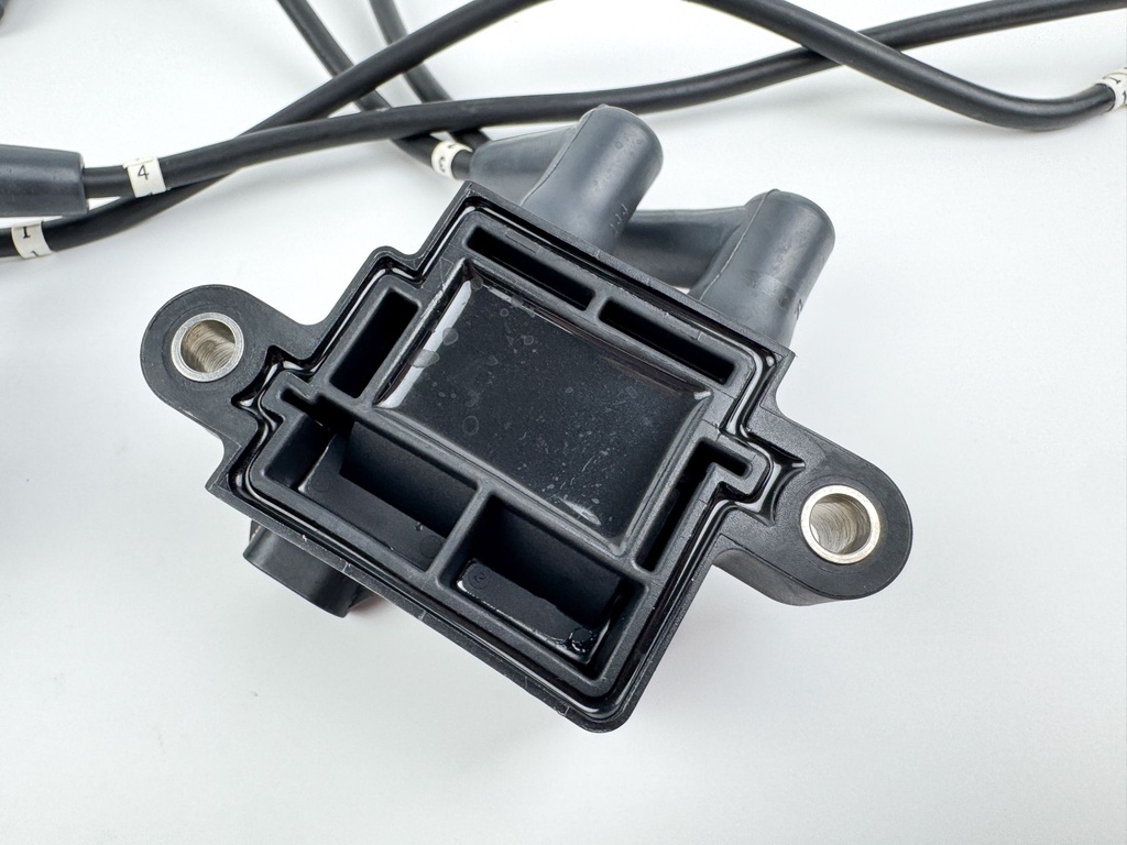 2017 Mercury 150 HP 4 Stroke Outboard Ignition Coil Set 8M0044991 OEM