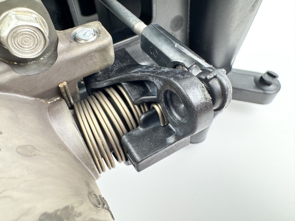 2017 Mercury 150 HP 4 Stroke Outboard Intake Manifold 8M0057685 OEM