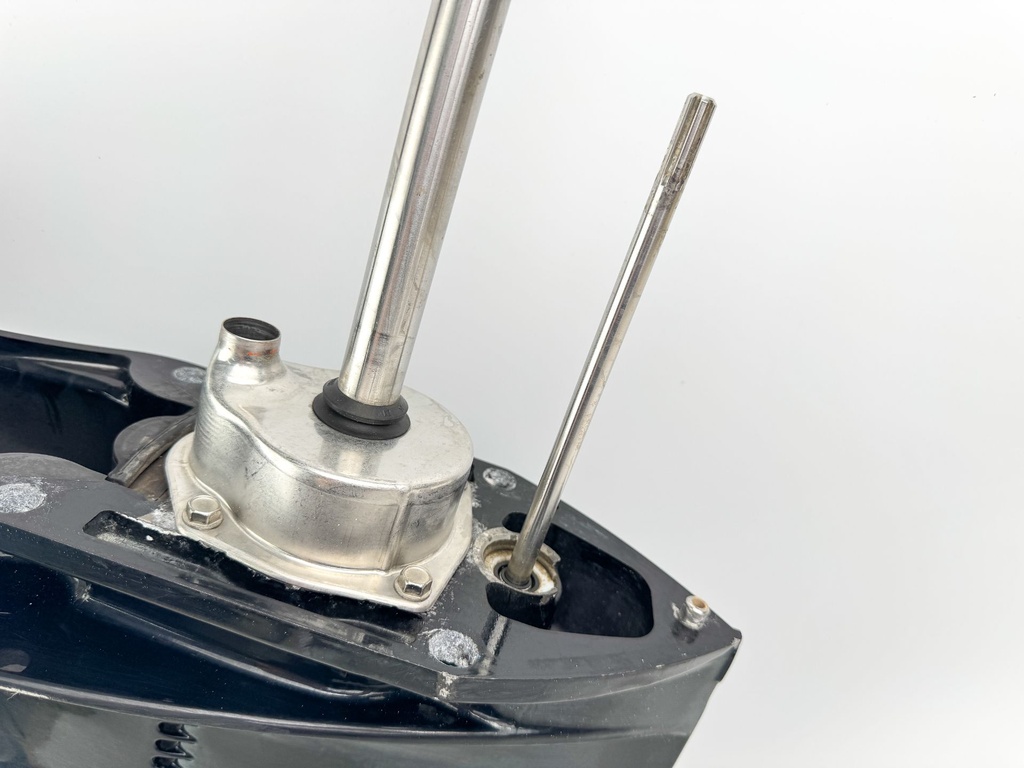 Mercury 150HP 4 Stroke 25" XL 3.0L Lower Unit Gear Case Standard Rotation 8M0099221