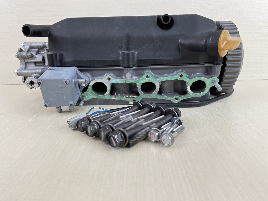 1998 Honda 50HP BF50 4 Stroke Outboard Cylinder Head Assembly 12200-ZW4-H01ZA