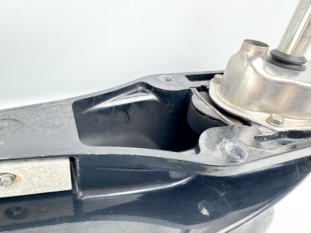 Mercury 150HP 4 Stroke 25" XL 3.0L Lower Unit Gear Case Standard Rotation 8M0099221