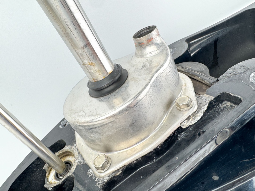 Mercury 150HP 4 Stroke 25" XL 3.0L Lower Unit Gear Case Standard Rotation 8M0099221