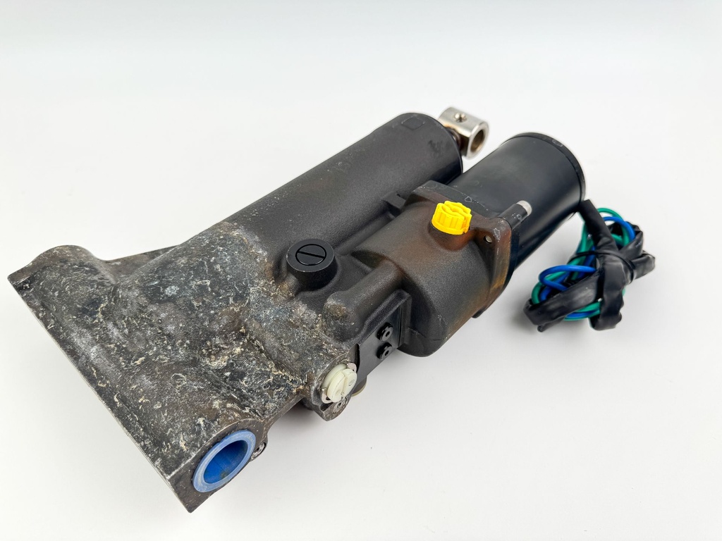 2017 Mercury 150 HP 4 Stroke Outboard Power Trim Tilt Unit 8M0168241 OEM