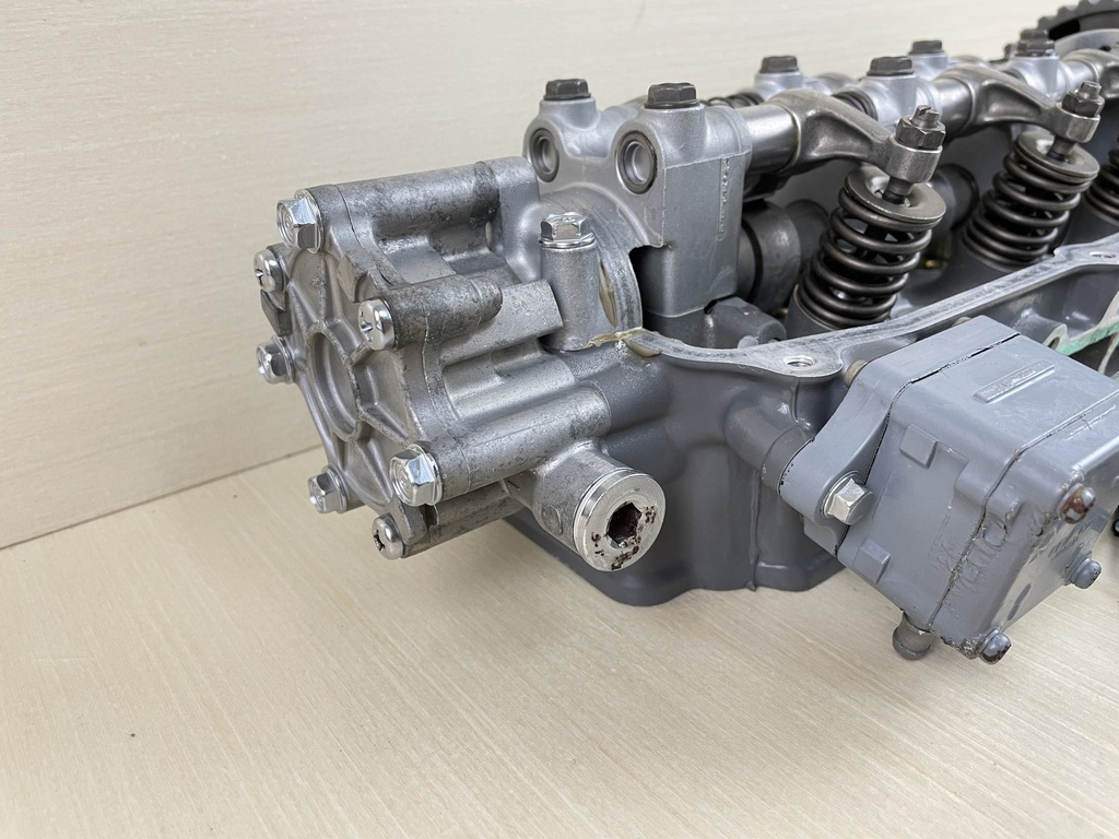 1998 Honda 50HP BF50 4 Stroke Outboard Cylinder Head Assembly 12200-ZW4-H01ZA